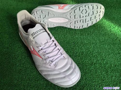 美津浓mizuno袋鼠皮加宽足球鞋