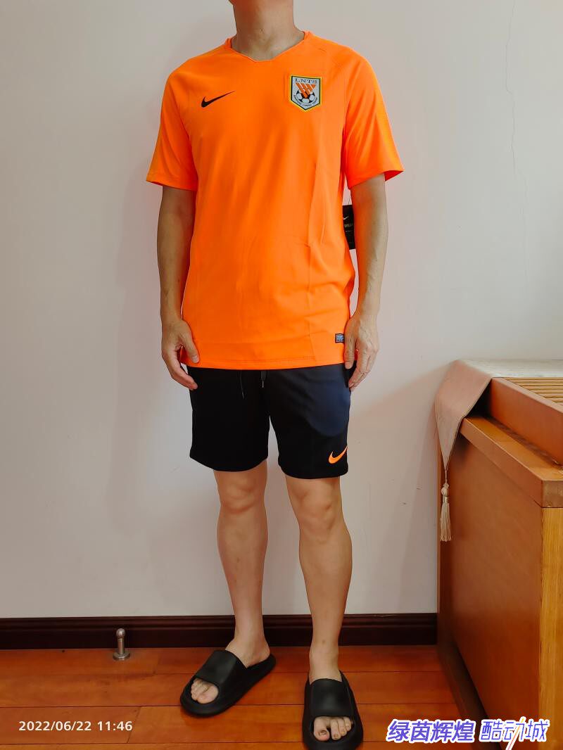 689221-801中超耐克比赛服图片