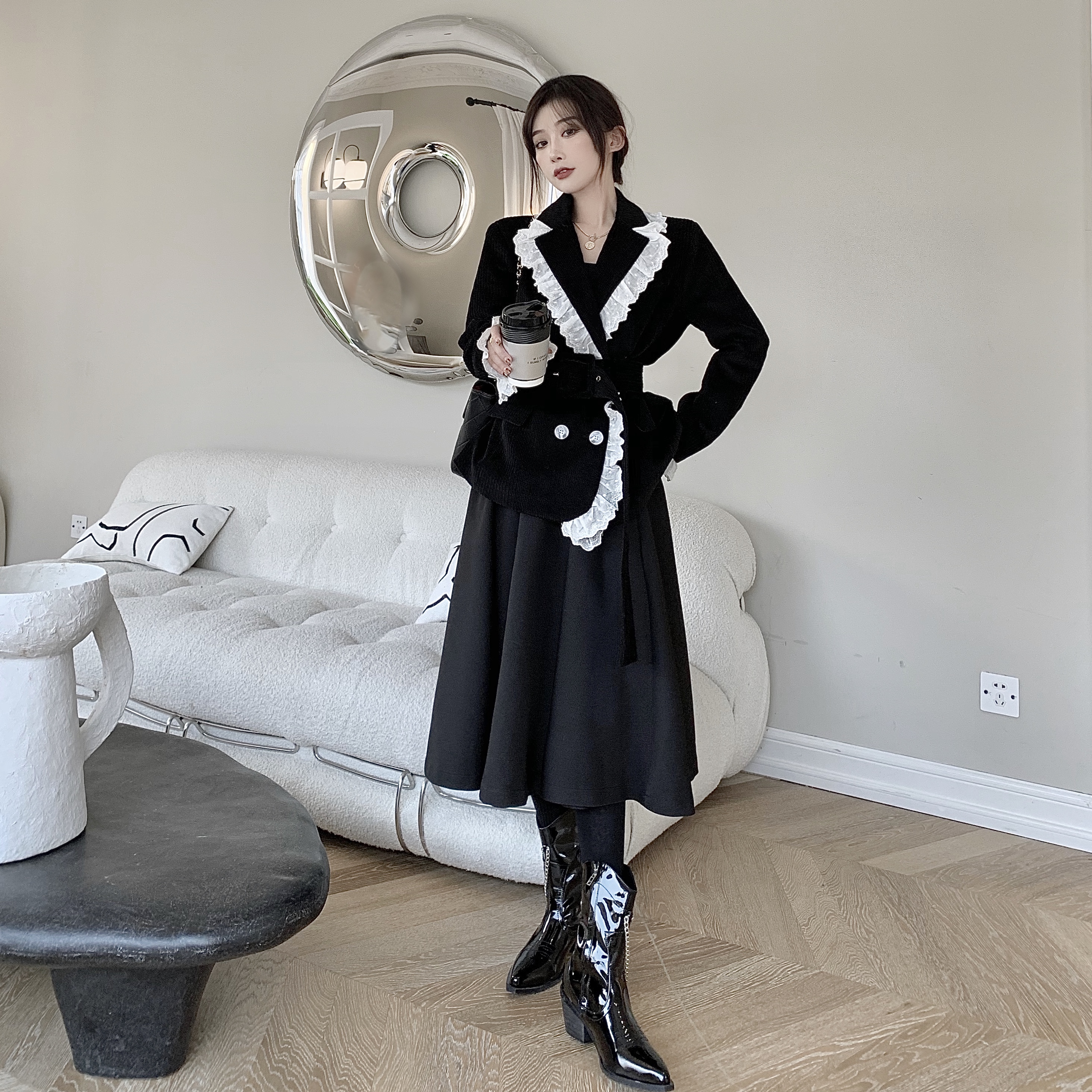 Real shot French corduroy suit jacket with ear edge belt + high waist A-line pleated skirt skirt