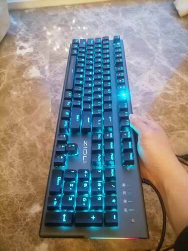 磁动力zk3黑轴光轴插拔轴机械键盘绿光多种灯效RGB侧灯带USB接口