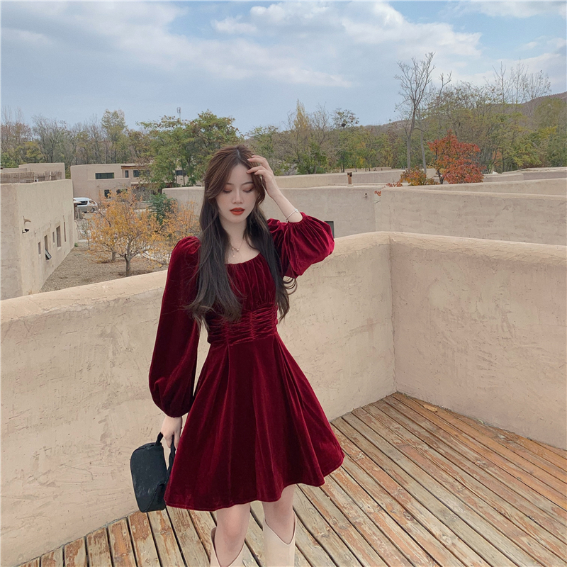 Real shot real price velvet skirt French style temperament small waist shows slim long sleeve velvet dress woman