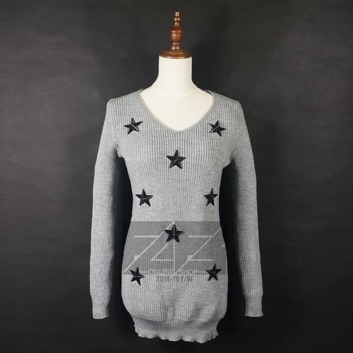 包臀灰色立体修身毛衣