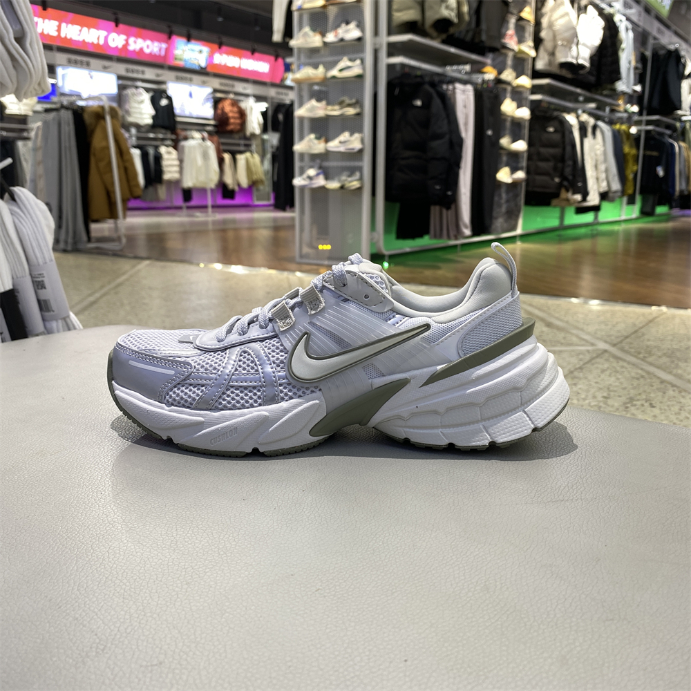 Nike耐克V2K RUN女运动鞋冬季复古跑鞋透气轻便休闲鞋FD0736-006
