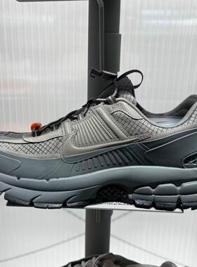NIKE耐克男鞋25冬新款VOMERO ROAM运动休闲鞋HV6901-001