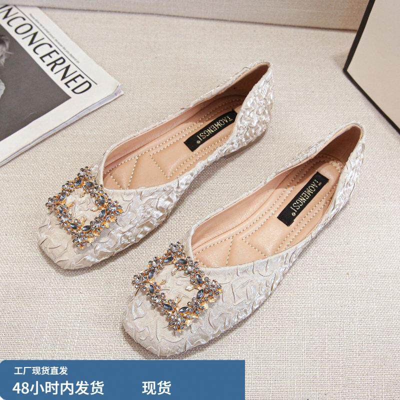 夏季配裙子的单鞋女2025新款法式晚风平底瓢鞋大码女鞋41一43船鞋