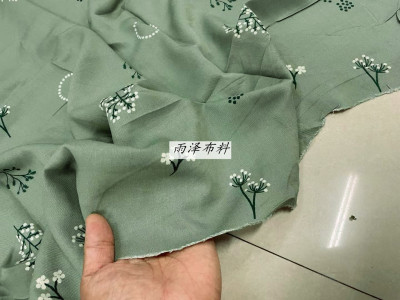 进口薄款垂感豆绿色碎花时装面料