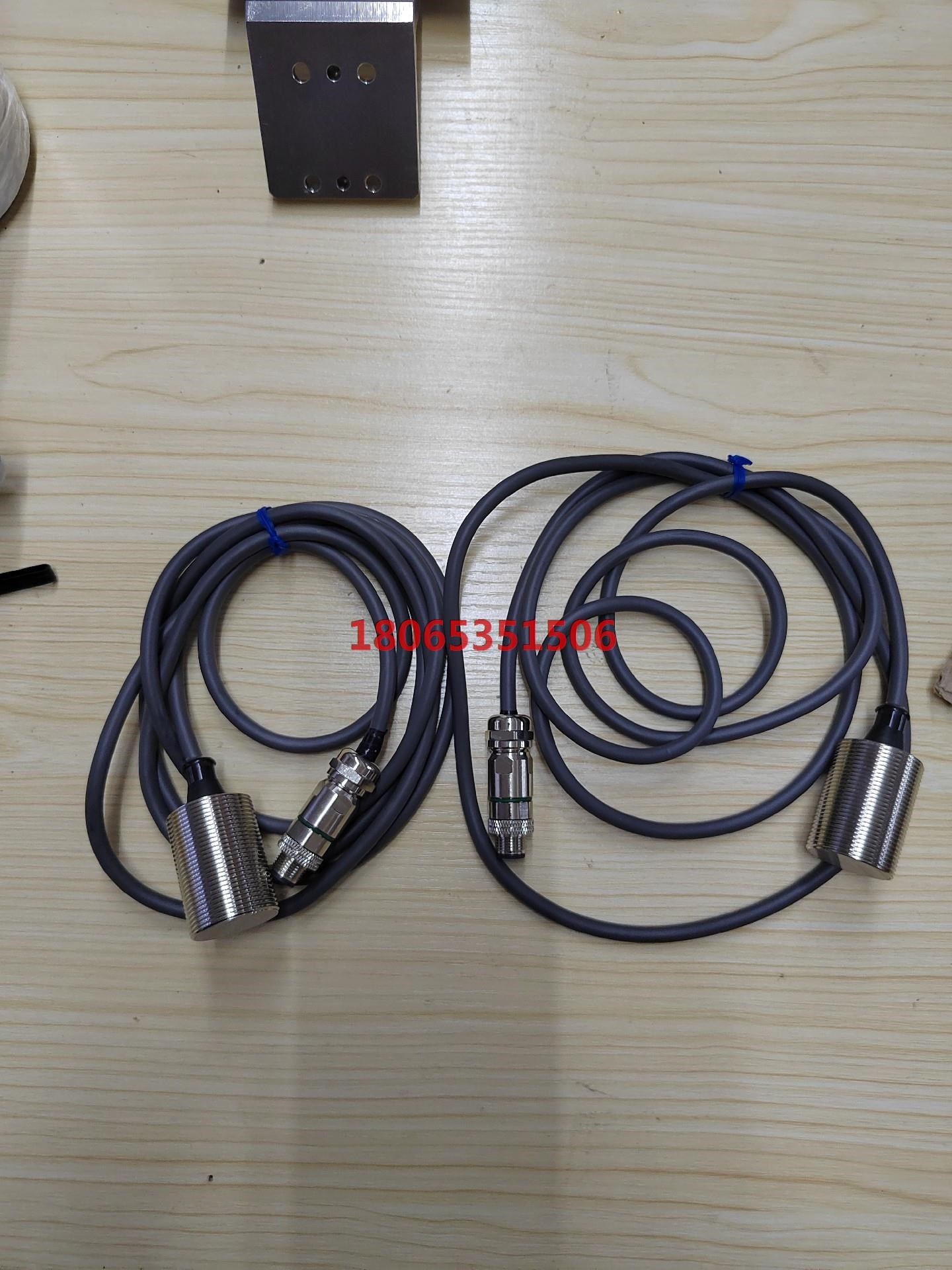 OMRON欧姆龙全金属检测接近开关传感器E2V-X15B1