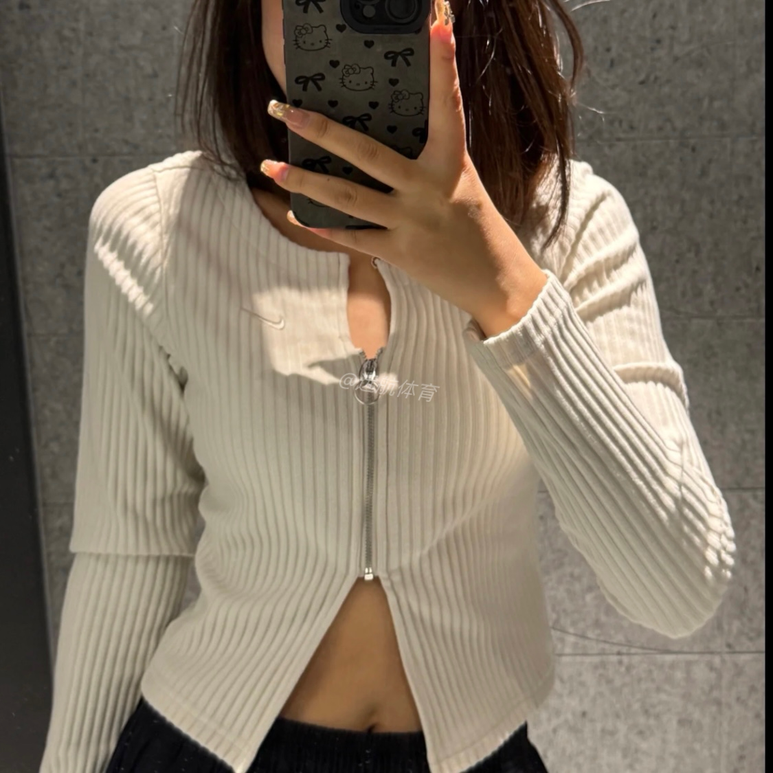 Nike/耐克 女子刺绣修身鱼骨收腰拉链针织开衫运动外套FN3683