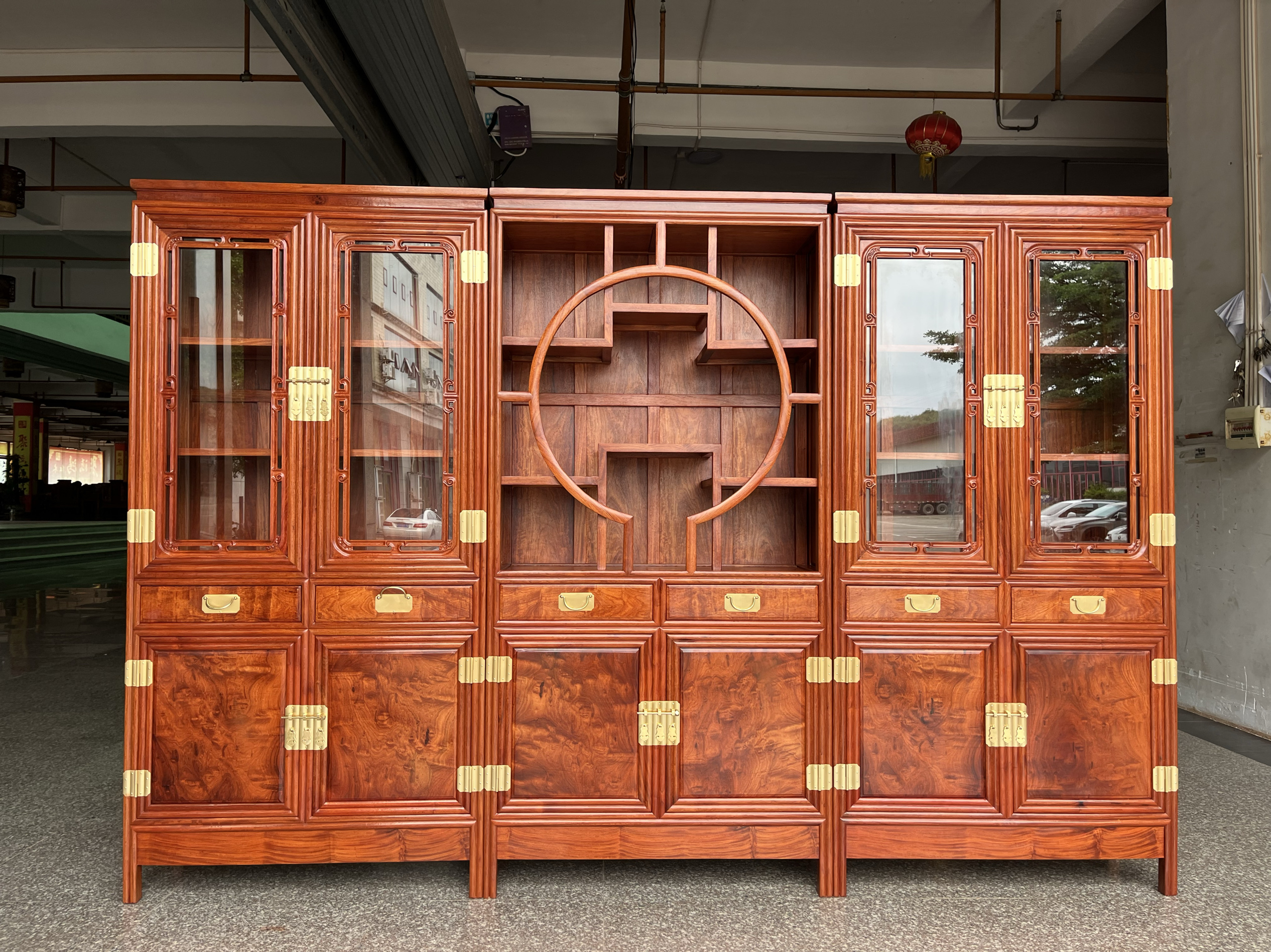 缅甸花梨大果紫檀红木家具生磨烫蜡书房书架客厅展示柜书柜置物架