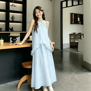 法式木耳边吊带连衣裙女2026夏季新款高级感显瘦洋气挂脖蛋糕长裙