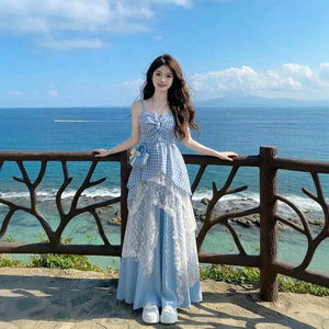 法式格纹吊带裙套装女夏季海边度假穿搭不规则蕾丝拼接长裙两件套