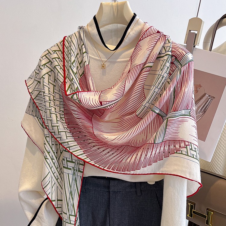 真丝羊毛几何印花方巾女轻奢高级