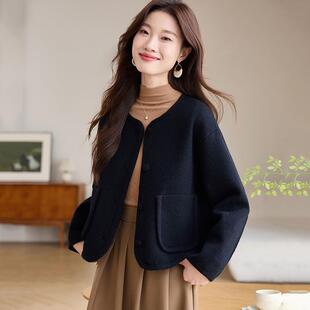 圆领毛呢短款外套女小个子秋冬新款黑色简约气质毛衣针织外套