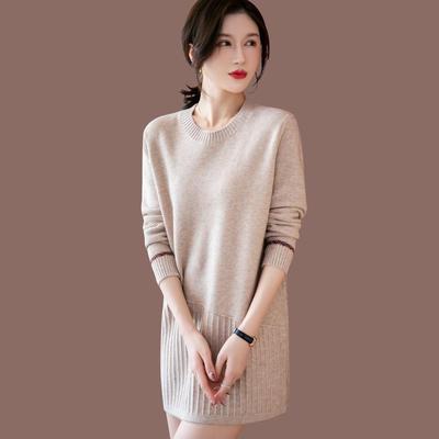 秋冬2025新款低领针织连衣裙女中长款宽松羊毛衫打底毛衣裙洋气