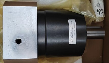 NEUGART减速机PLPE120-020。全新正品一台