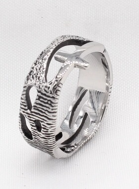 时尚钛钢男款戒指 欧美复古镂空纹路圆弧十字架男士钛钢戒指指环