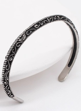 时尚钛钢手镯 欧美复古做旧图腾开口手镯 男女通用钛钢手镯
