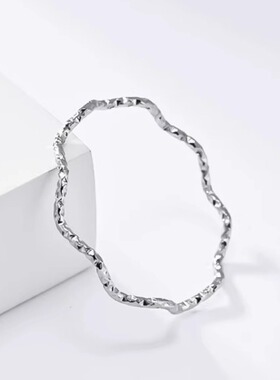 时尚钛钢戒指 1mm波浪钛钢尾戒指 通勤穿搭简约叠戴钛钢戒指指环