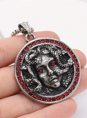 时尚钛钢项链  欧美个性复古美杜莎蛇头红钻圆牌钛钢吊坠钛钢项链