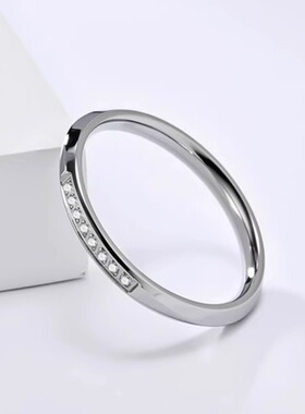 时尚钛钢戒指 欧美时尚2.5mm镶3A锆石钛钢尾戒 镶钻钛钢戒指指环