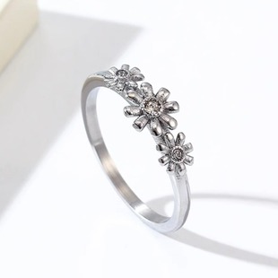 时尚钛钢戒指 镶钻雏菊钛钢戒指 女士OL镶钻花朵钛钢戒指指环