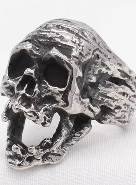 时尚钛钢男款戒指 欧美个性复古铸造张嘴獠牙骷髅头钛钢戒指指环