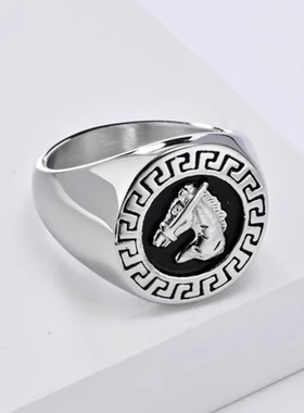时尚钛钢戒指 复古马头圆形长城纹钛钢戒指 马头图案钛钢戒指指环