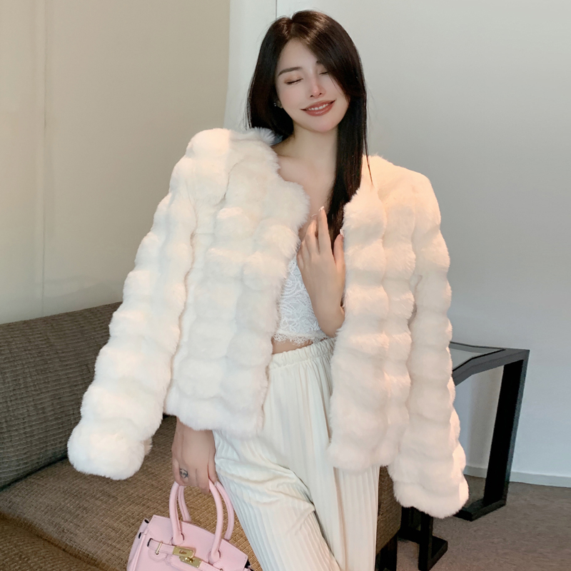 白色冬季洋气女环保仿皮草外套短款加厚仿獭兔毛高级感毛毛外套衣