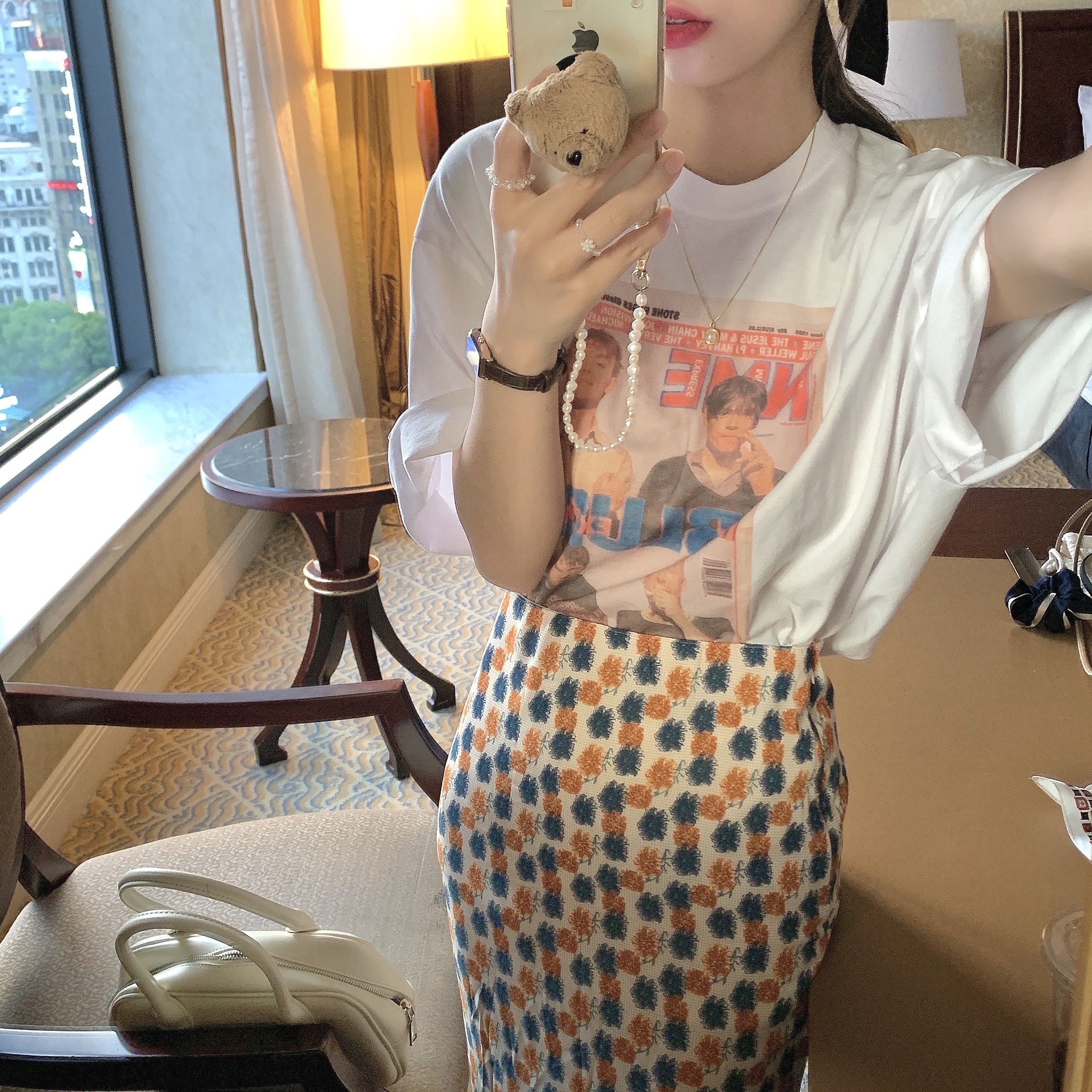 Real price Korean loose print T-shirt + light split skirt