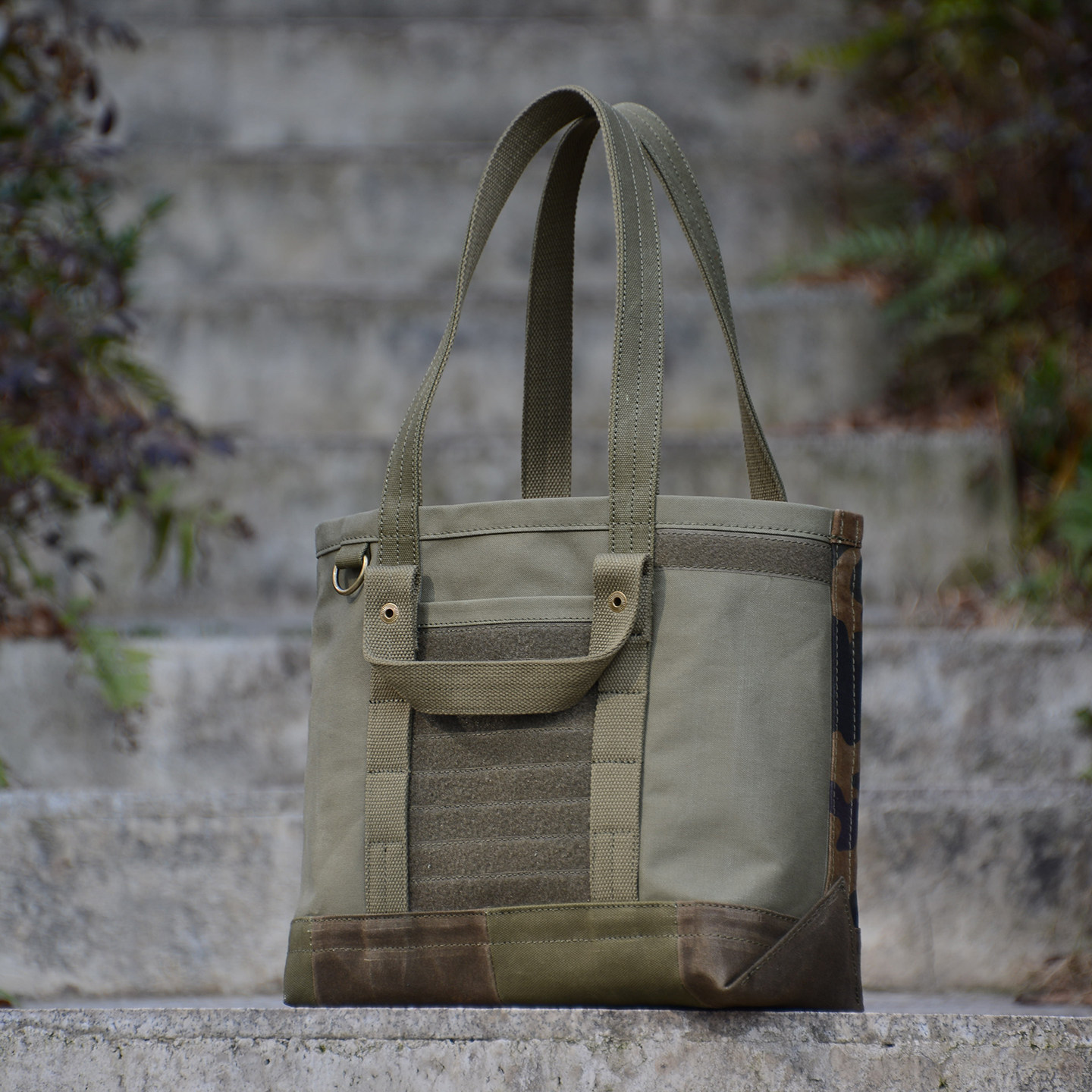 重磅厚硬棉帆布包迷彩拼军绿水洗不掉色男女大容量2025新款潮流包