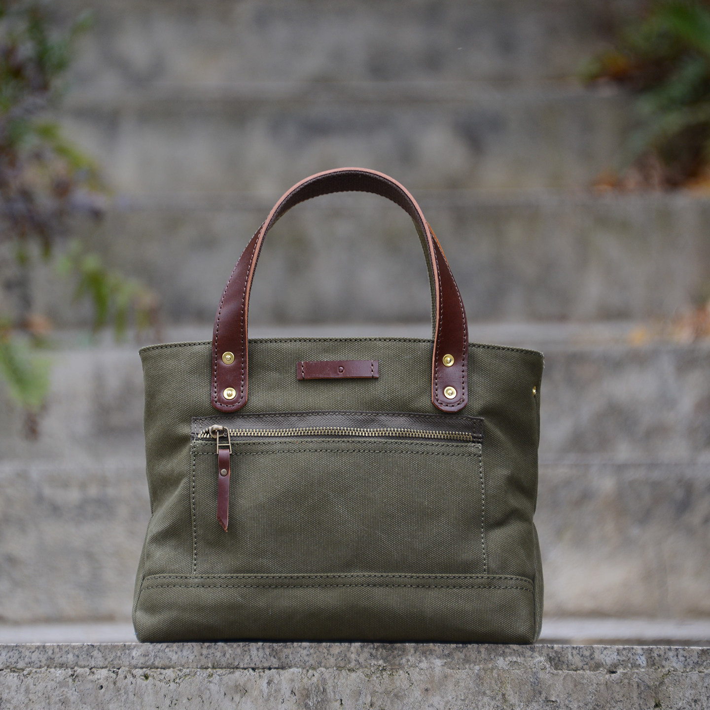 重磅厚帆布托特包军绿双色手柄包配植鞣树膏牛皮 uivy原创设计