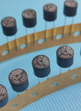 圆体保险丝TR5  T4A250V 体积 8*8 美国BEI 0692-4000-02