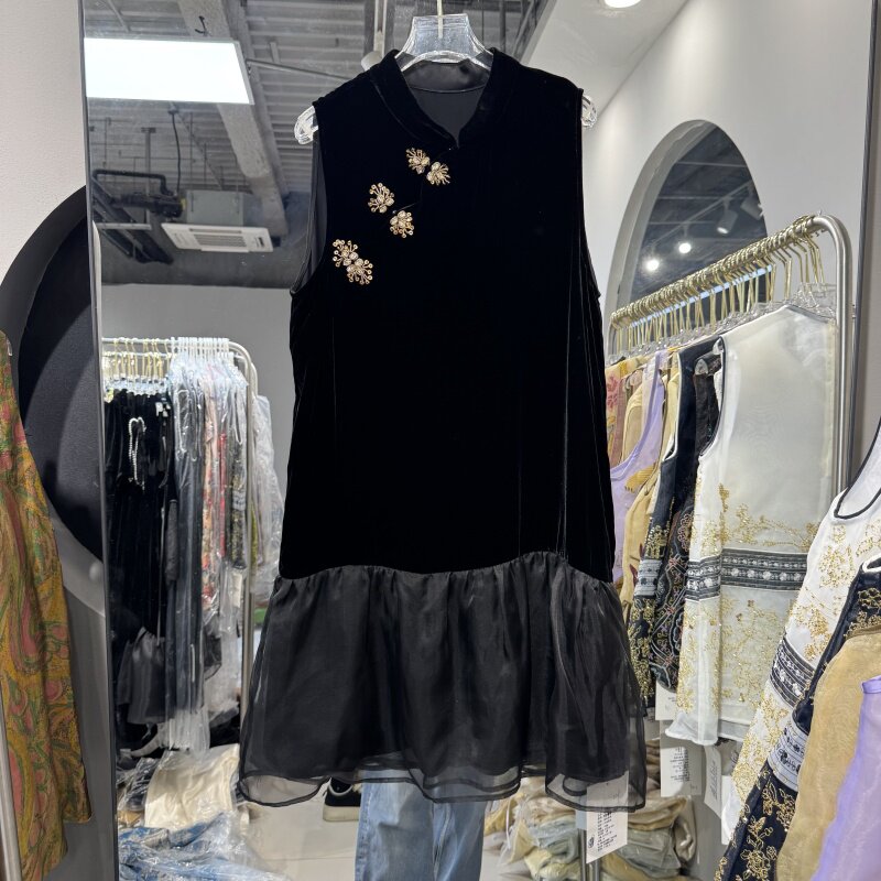 新中式女装真丝丝绒连衣裙2025年夏装新款无袖背心裙钻石盘扣装饰