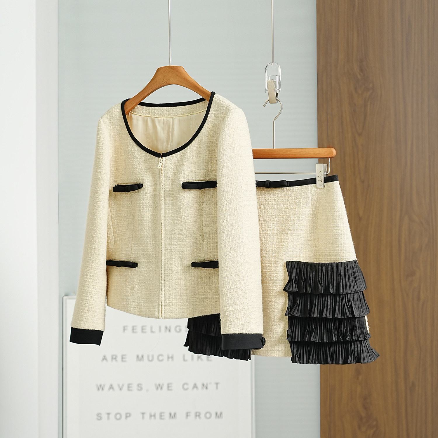 法式U领蝴蝶结短外套高腰半裙