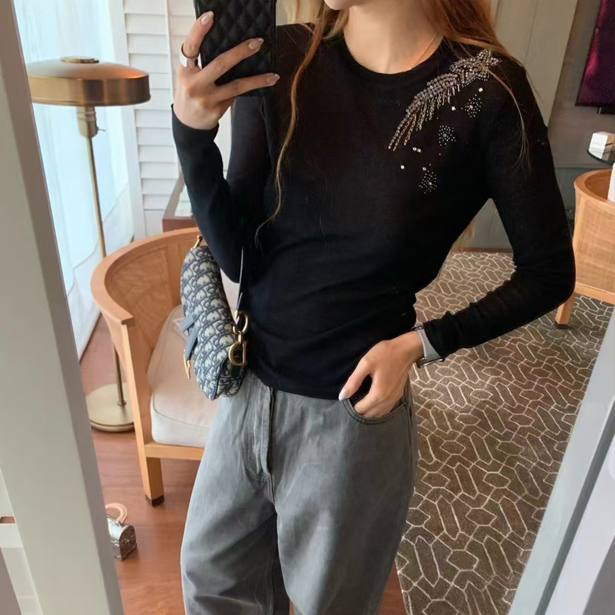 长袖圆领套头钉珠打底衫百搭舒适