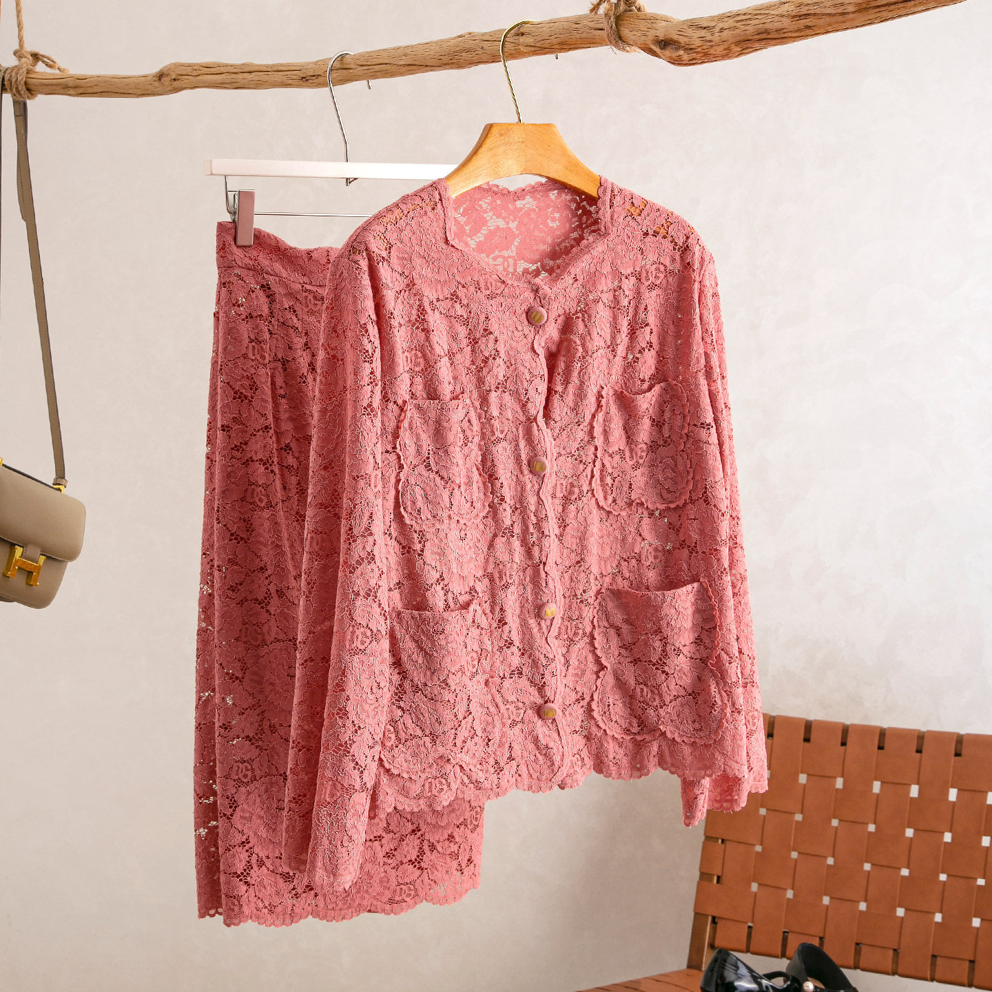 镂空蕾丝钩花上衣高腰半身裙套装