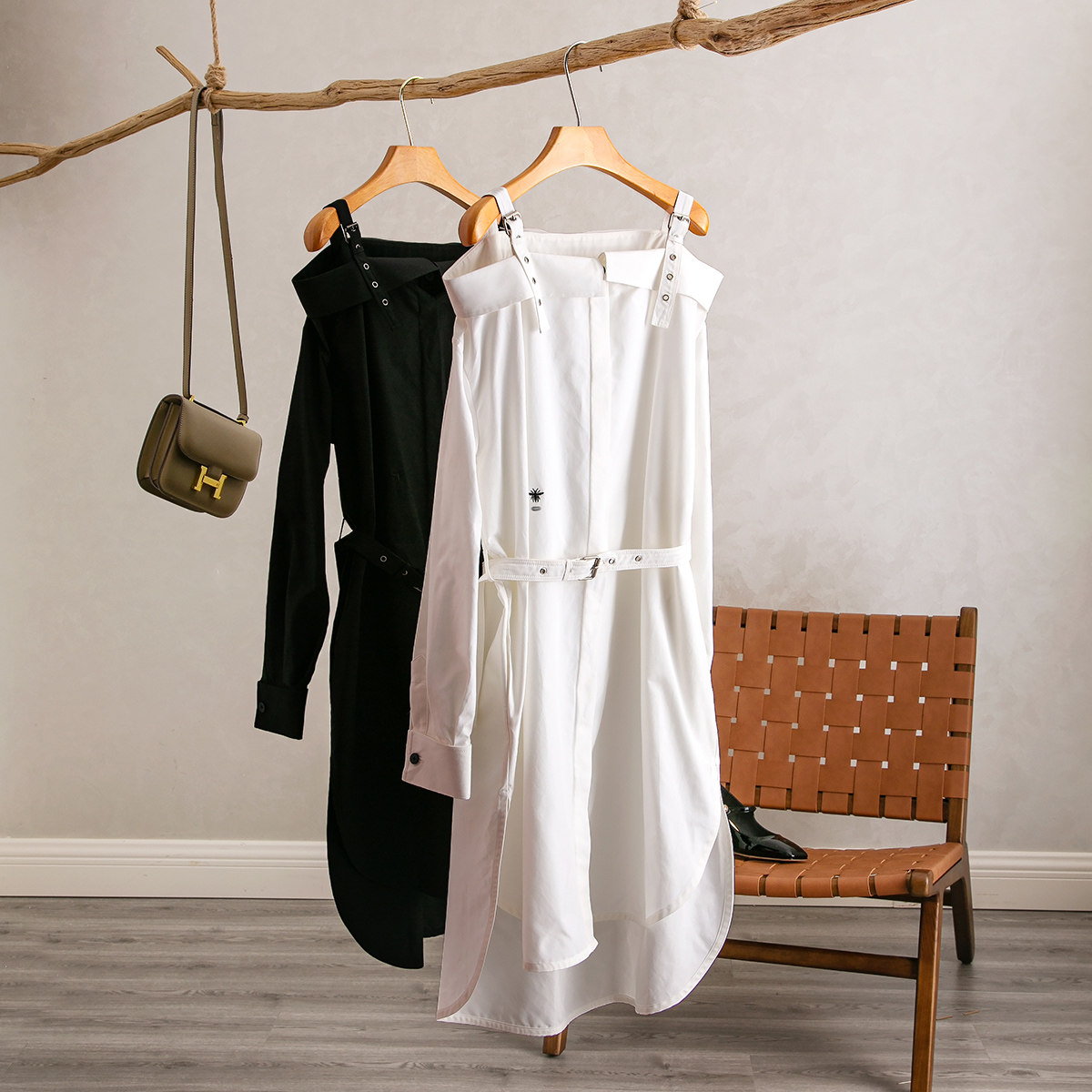 一字肩蜜蜂刺绣吊带中长款衬衫裙