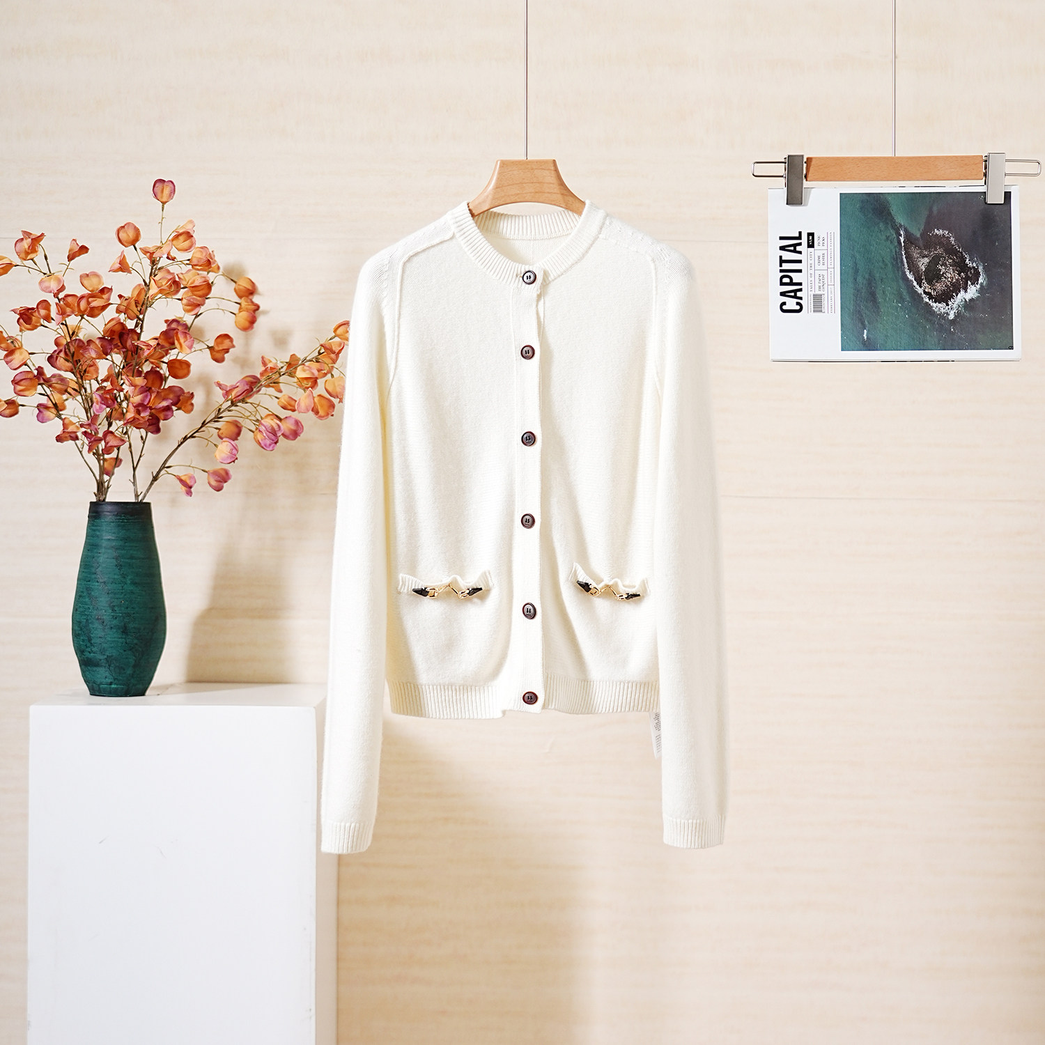 YongLeap柜品早春新品高级感马蹄扣装饰圆领羊毛混纺长袖针织开衫,女装/女士精品,毛针织衫,淘宝优惠券,粉丝福利购,淘宝优惠卷