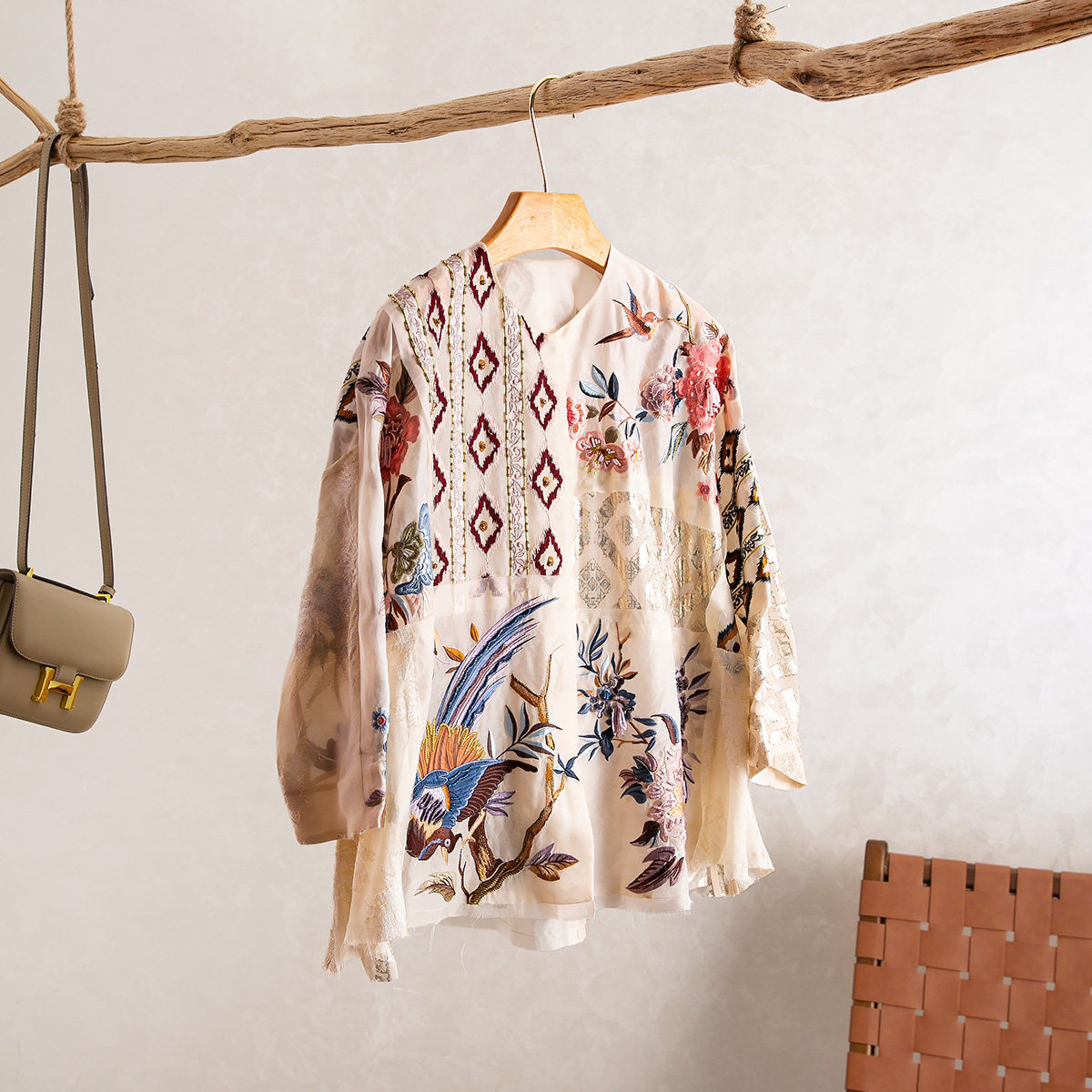 直筒轻奢单排九分蚕丝刺绣衬衣