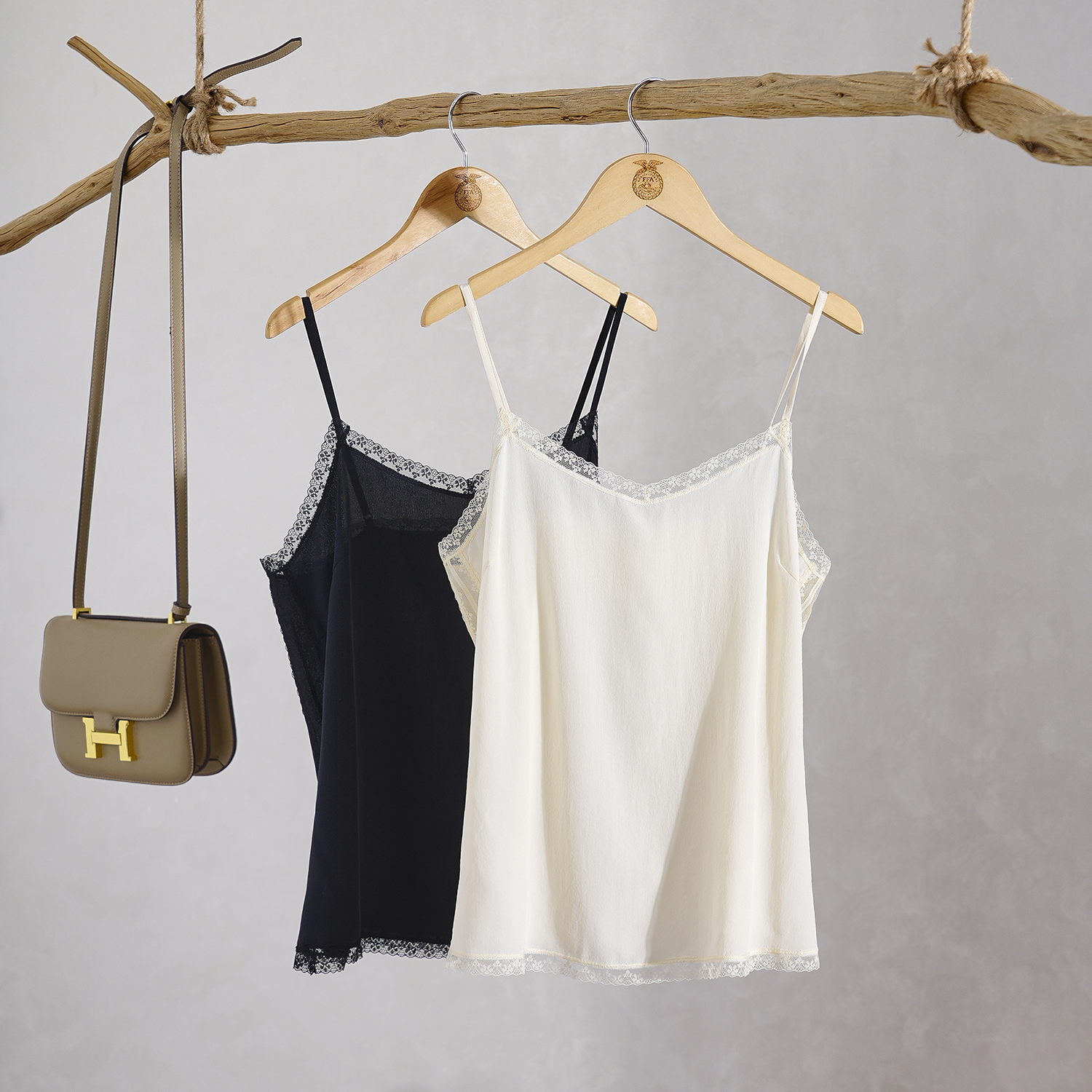 拼蕾丝细肩带桑蚕丝百搭吊带上衣