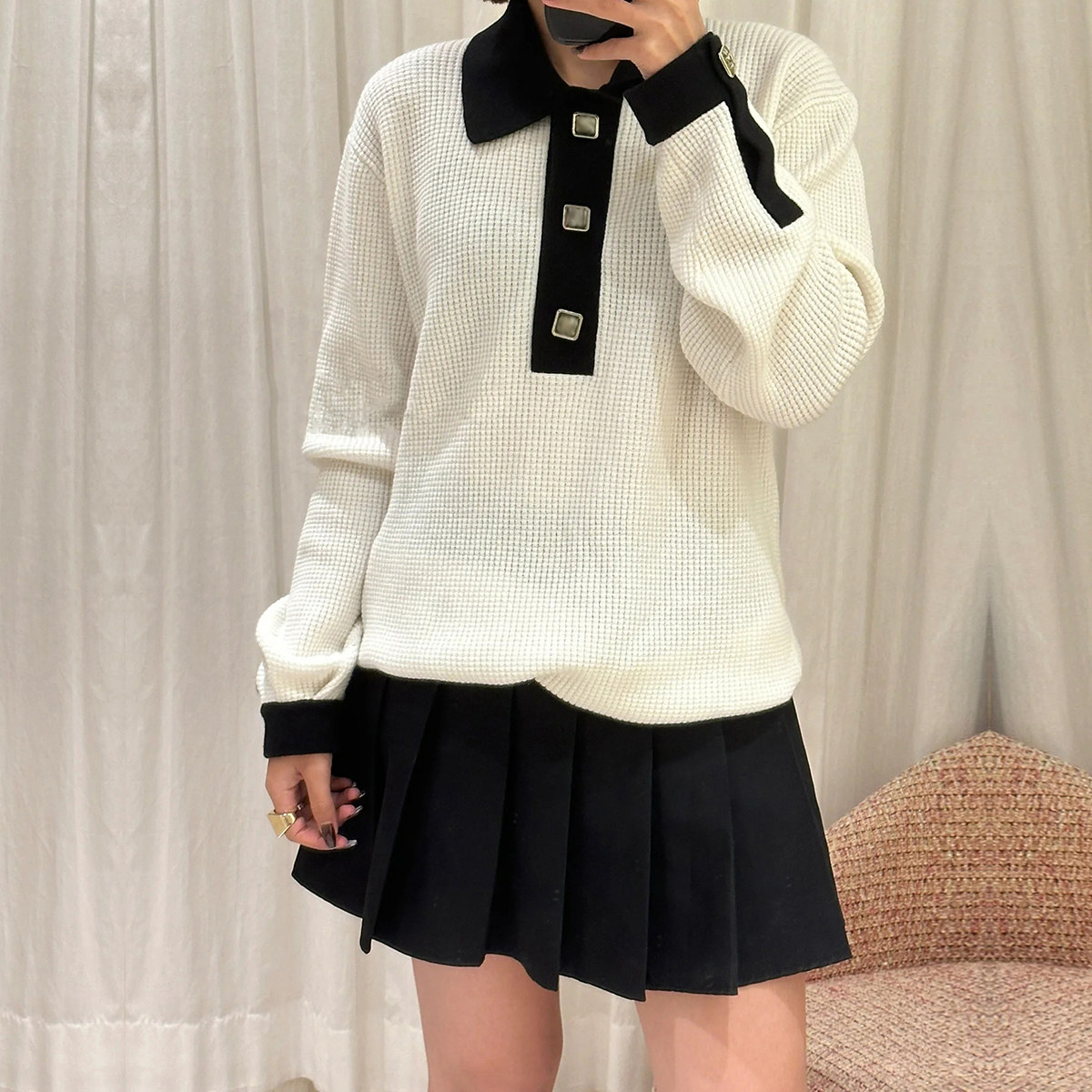 针织三粒扣翻领套头拼色针织毛衣