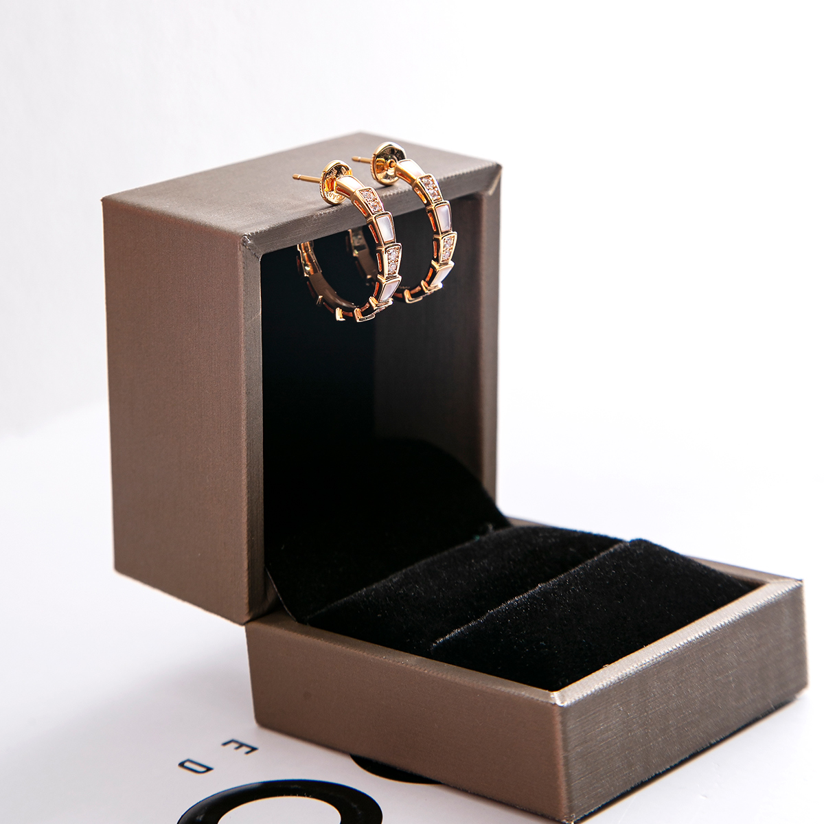 镶钻精致百搭玫瑰金个性耳环