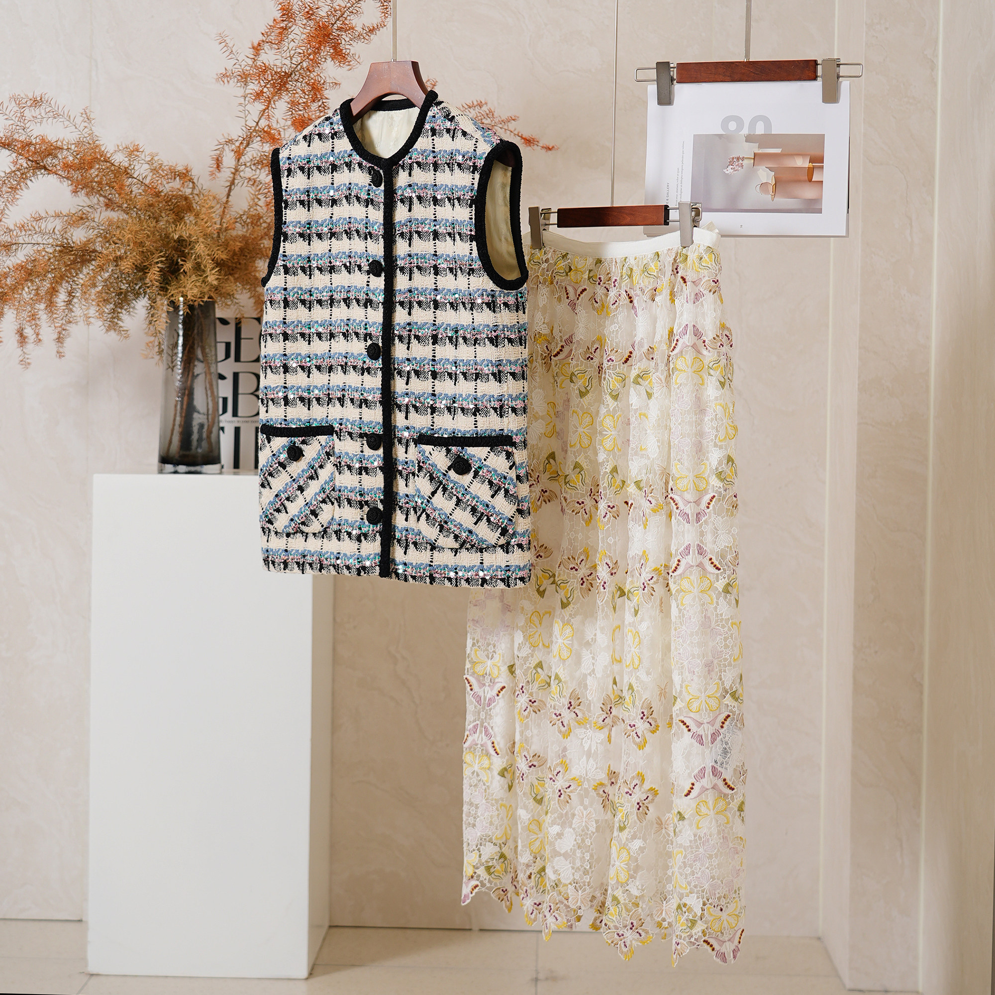 YongLeap柜品早秋新品贵气小香风粉蓝编织亮片格纹百搭短马夹外套