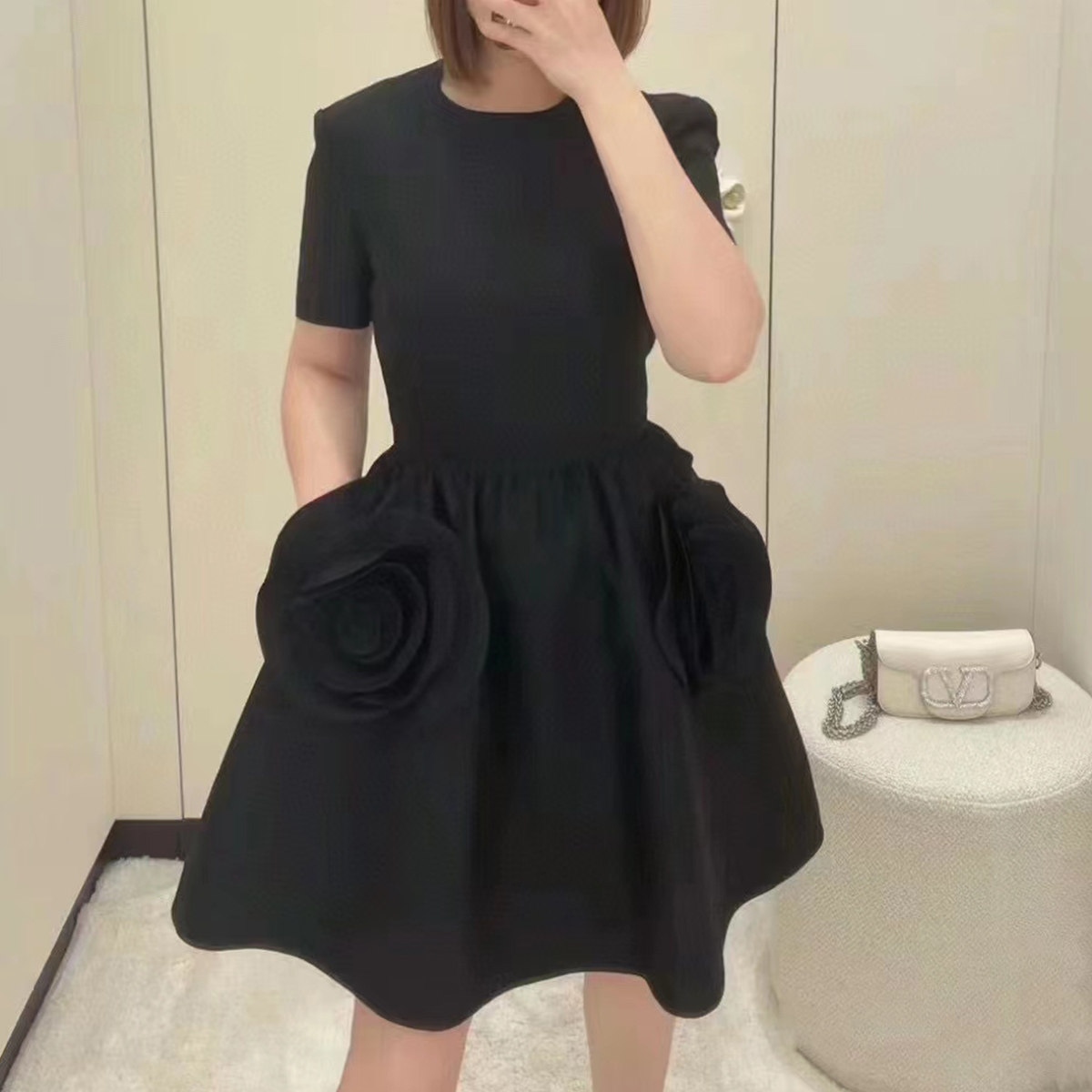 轻奢a字裙丝羊毛纯色花朵圆领