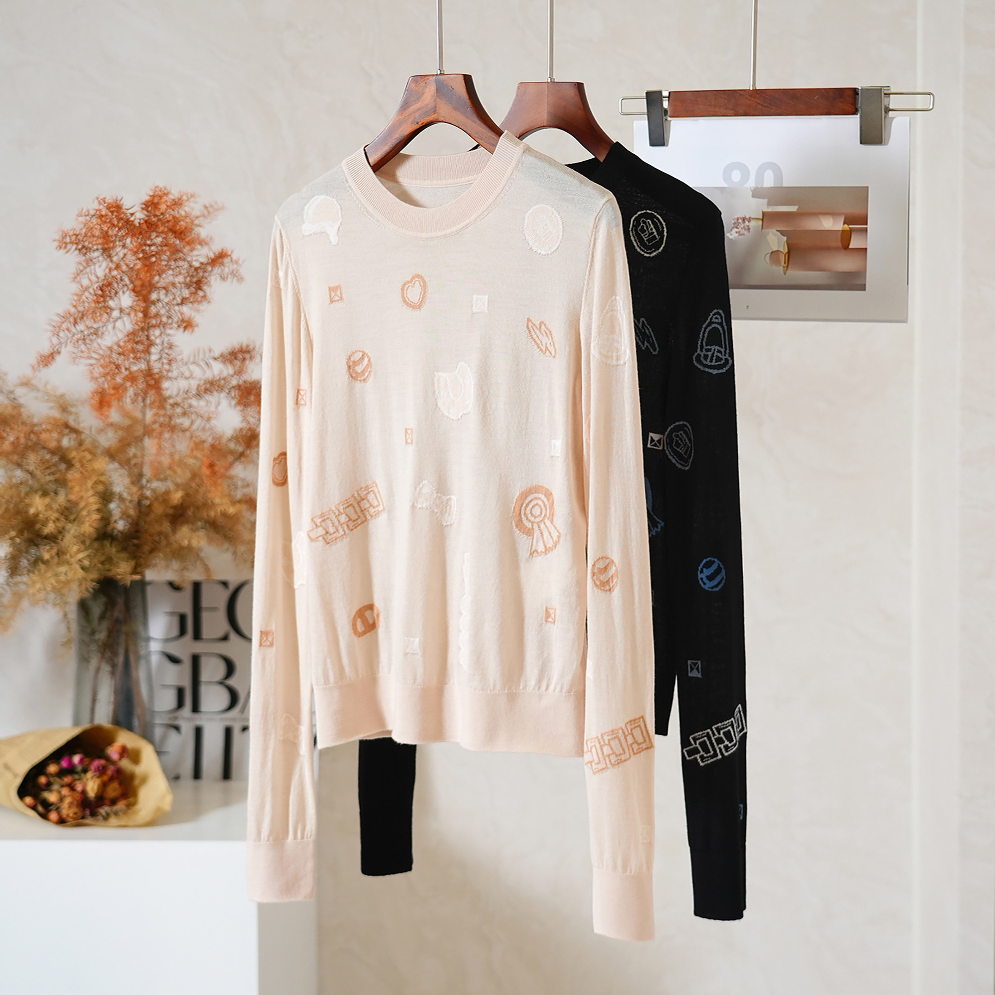 早春新品简约圆领毛针织衫