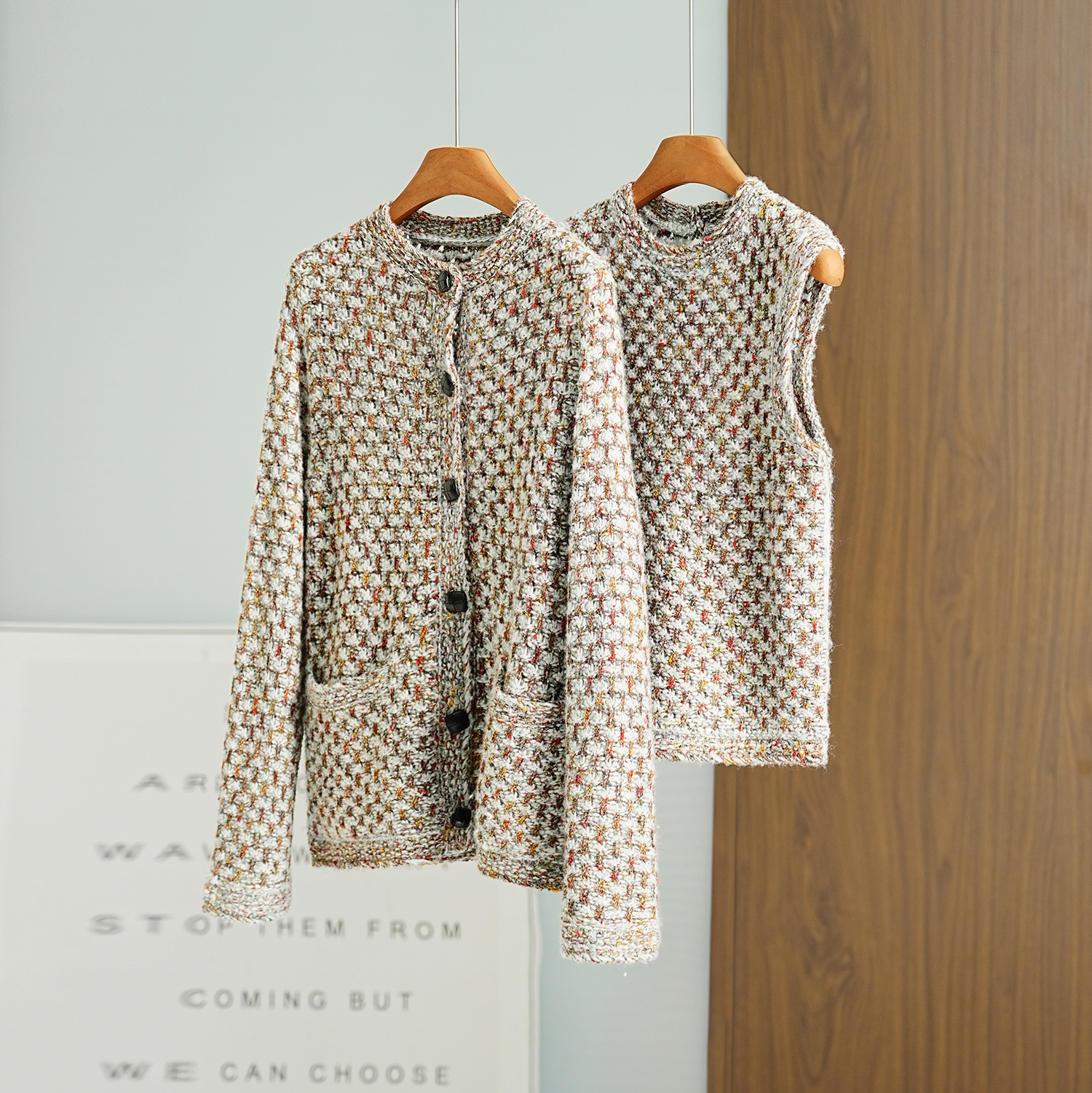 彩色花纱编织圆领开衫针织背心