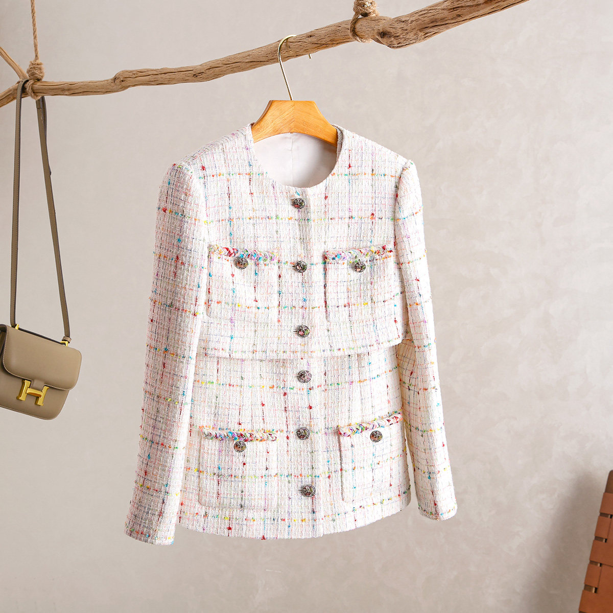 圆领粗花呢短外套+U型背心上衣