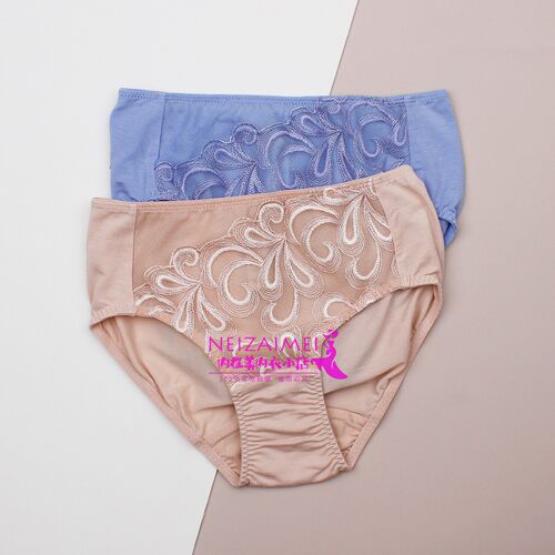 黛安芬舒适蕾丝纯棉裆平角内裤