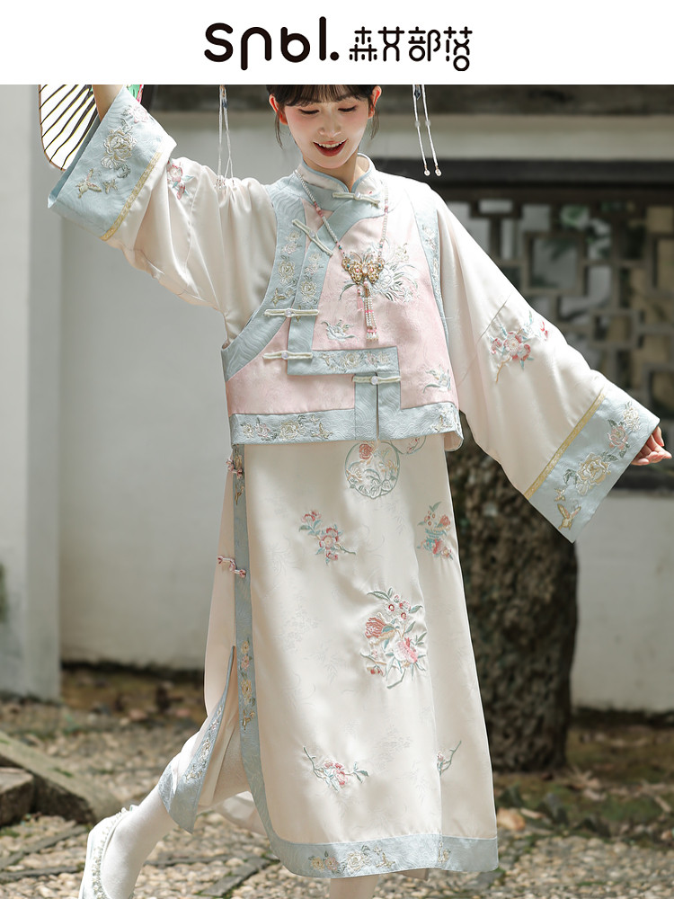 수 놓은 봄 꽃 숲 소녀 부족 원래 한과 청 여성 중공업 수 놓은 치파오 스커트 2024 초가을 새로운 여성 의류