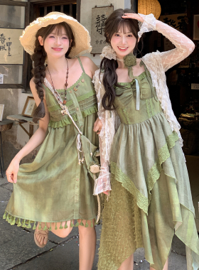 森女部落民族风设计感绿色森系夏季吊带连衣裙女2026新款裙子